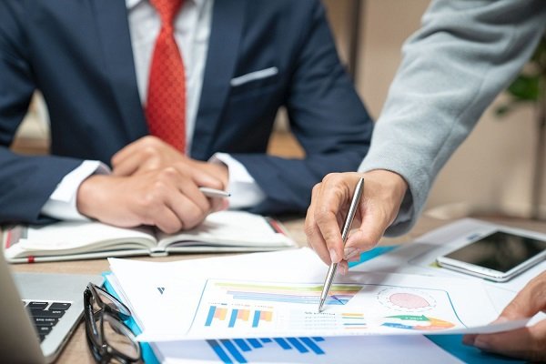 Crafting Effective Equity Trading Plans for Corporate Executives
