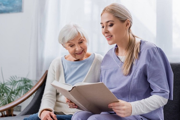 Navigating Memory Loss in Seniors: A Comprehensive Family Guide for Care