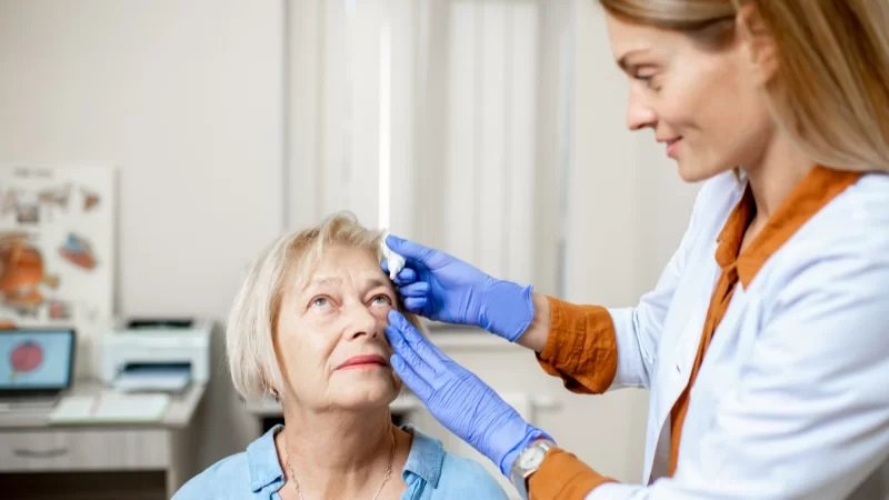 Elderly Eye Care and Recovery After Surgical Procedures
